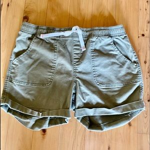 Old Navy girls/ kids size XXL Army green shorts!